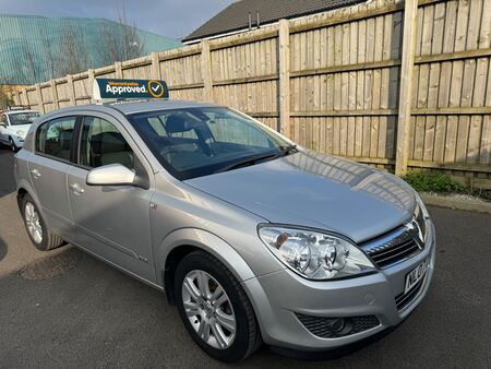 VAUXHALL ASTRA 1.8i 16v Design 5dr